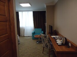 Golden Lounge Hotel