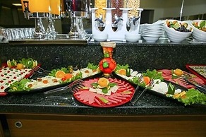 Golden Lounge Hotel