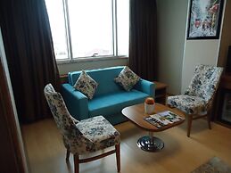 Golden Lounge Hotel