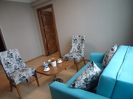 Golden Lounge Hotel