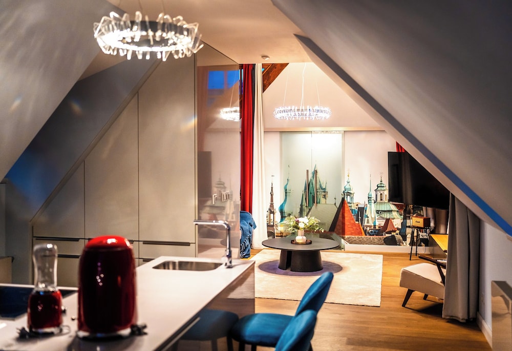 Old Royal Post Boutique Hotel & Premium Suites