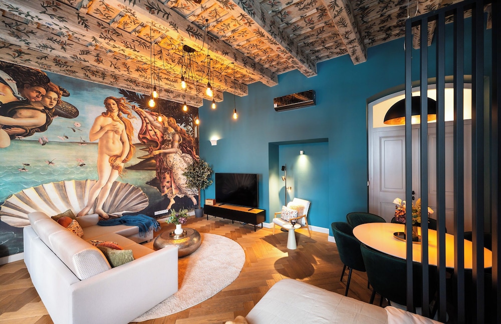Old Royal Post Boutique Hotel & Premium Suites