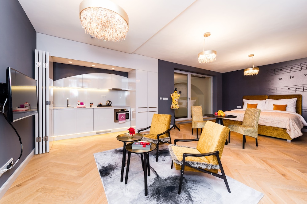 Old Royal Post Boutique Hotel & Premium Suites