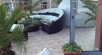 TM Deluxe Hotel