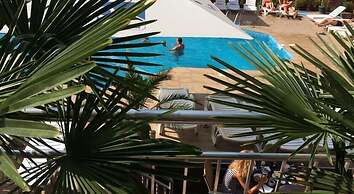 TM Deluxe Hotel