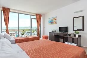 TM Deluxe Hotel