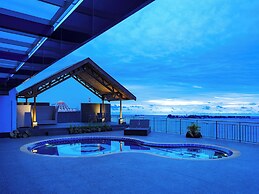 Swiss-Belhotel Waterfront Makassar