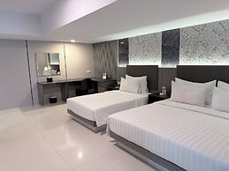 Swiss-Belhotel Waterfront Makassar