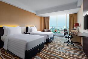 Swiss-Belhotel Waterfront Makassar