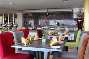 Swiss-Belhotel Waterfront Makassar