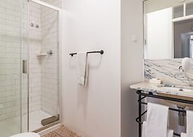 Ama Apartments