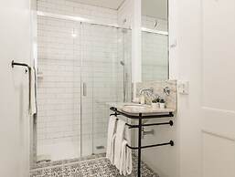 Ama Apartments