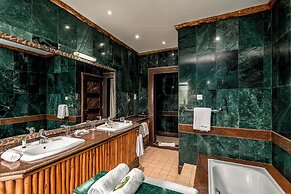Mweya Safari Lodge