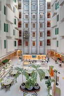 Al Khoory Atrium Hotel