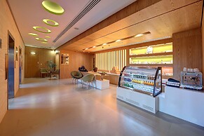 Al Khoory Atrium Hotel