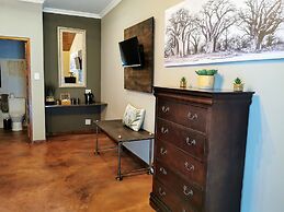 Aerotropolis Guest Lodge