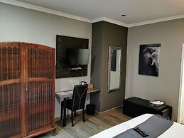 Aerotropolis Guest Lodge