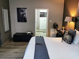 Aerotropolis Guest Lodge