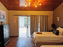 Aerotropolis Guest Lodge