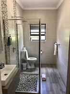 Aerotropolis Guest Lodge
