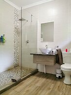 Aerotropolis Guest Lodge