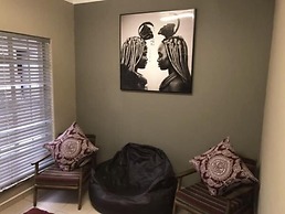 Aerotropolis Guest Lodge
