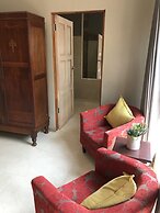 Aerotropolis Guest Lodge