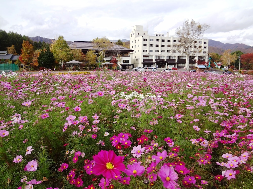 Okutone Onsen Hotel Sunbird