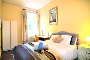 Manu's Guesthouse