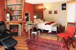 Belurana Collection River Manor