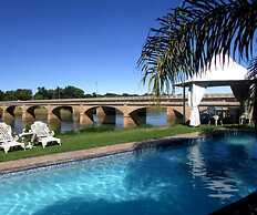 Belurana Collection River Manor