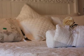 Belurana Collection River Manor