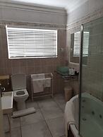 Belurana Collection River Manor
