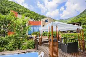 Penatess Pool Villa