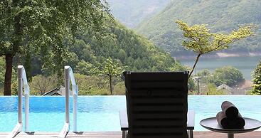 Penatess Pool Villa