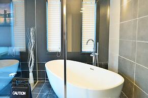 Penatess Pool Villa