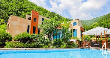 Penatess Pool Villa