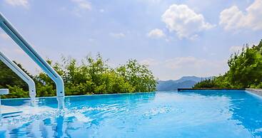 Penatess Pool Villa