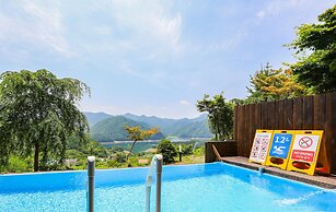Penatess Pool Villa