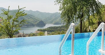 Penatess Pool Villa