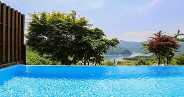 Penatess Pool Villa
