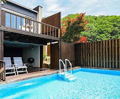 Penatess Pool Villa