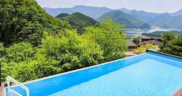 Penatess Pool Villa