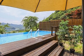 Penatess Pool Villa