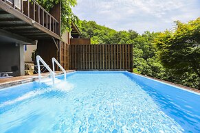 Penatess Pool Villa