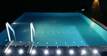 Penatess Pool Villa