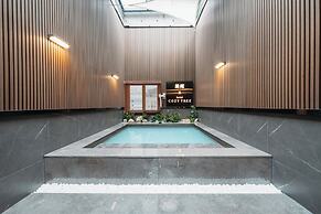 CozyTree Hotel