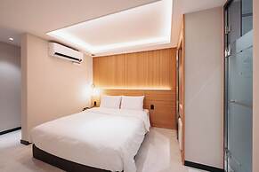CozyTree Hotel