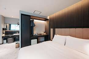 CozyTree Hotel