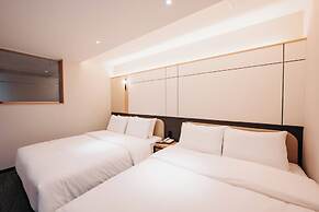CozyTree Hotel